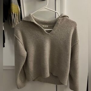 H&M Sweater with a Collar